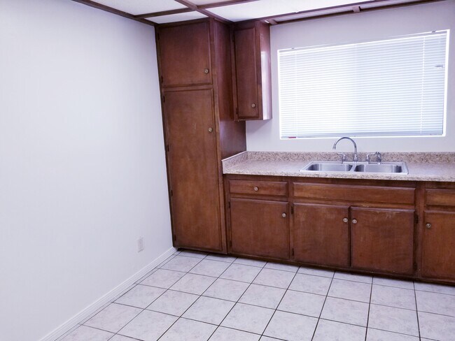 Building Photo - 7016 Eton Ave