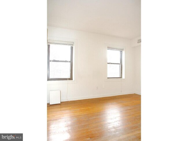 Foto del edificio - 409-15 S 11th St