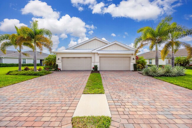 Building Photo - 14610 Edgewater Cir