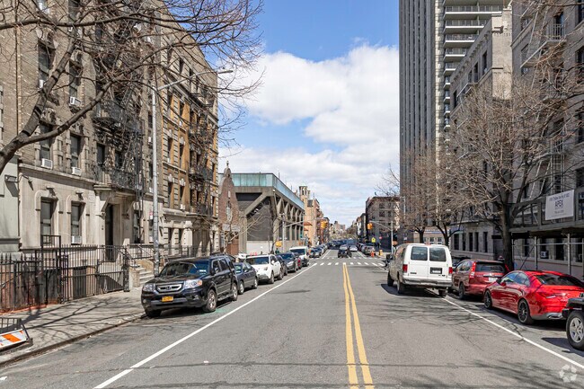 Context - 90 Wadsworth Ave