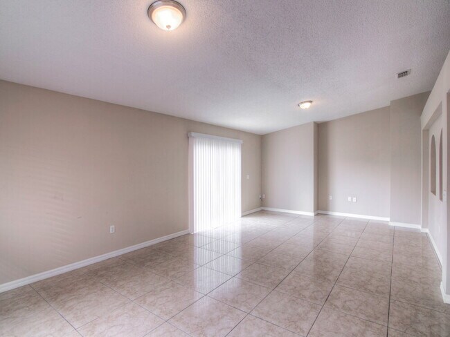 Building Photo - 16041 Wilkinson Dr
