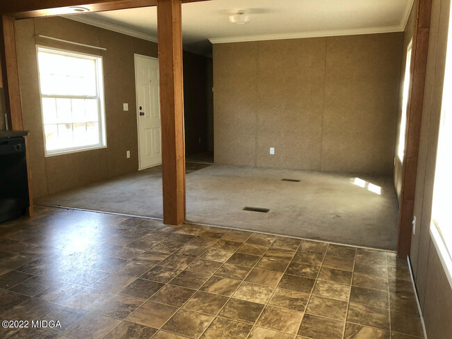 Building Photo - 209 Largo Dr