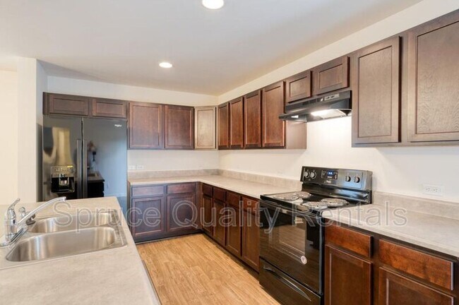 Foto del edificio - 244 Baybrook Ln
