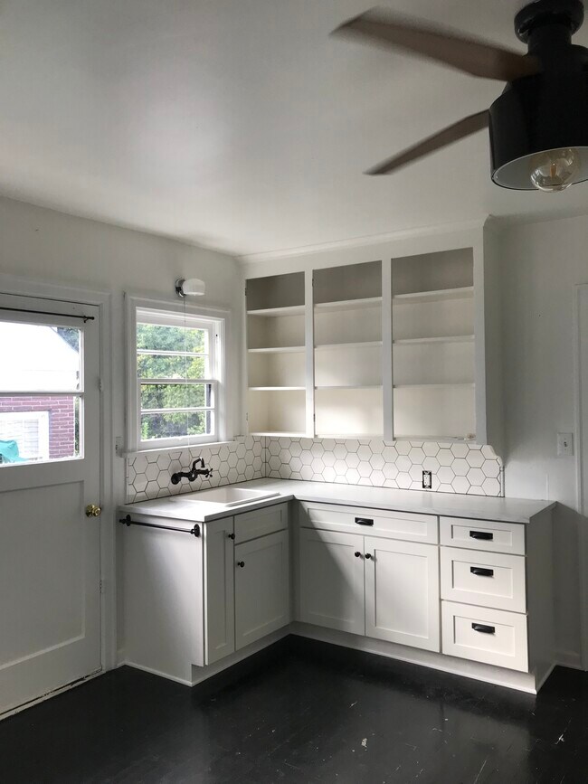 Foto del edificio - 408 E 17th St
