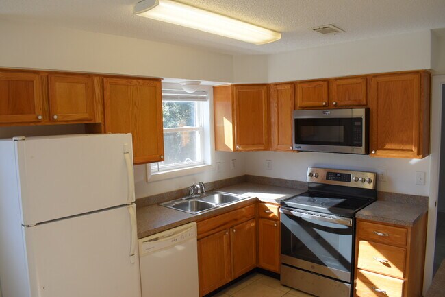 Foto del edificio - 317 Burbank Rd