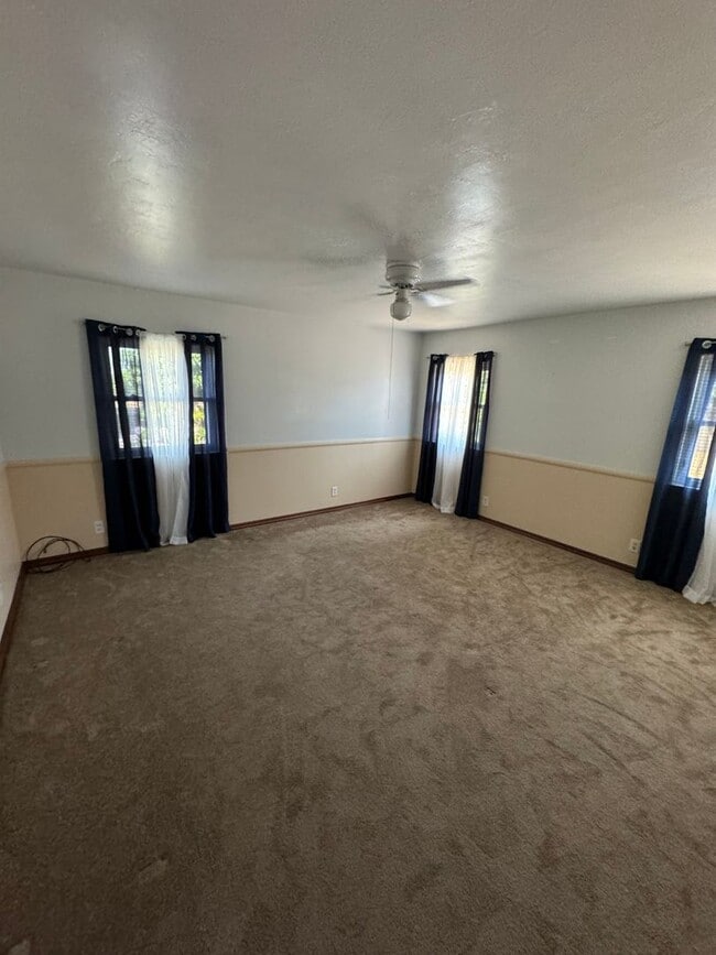 Building Photo - Country Estate Living at its BEST - 4 Bedrooms, 3 Bathrooms in Delano - Liberty One Real Estate G...