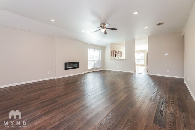 Building Photo - 729 Mahogany Dr