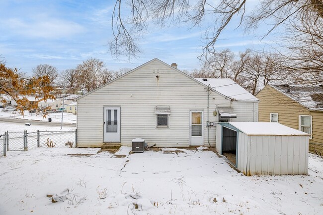 Photo - 6905 N 33rd St House