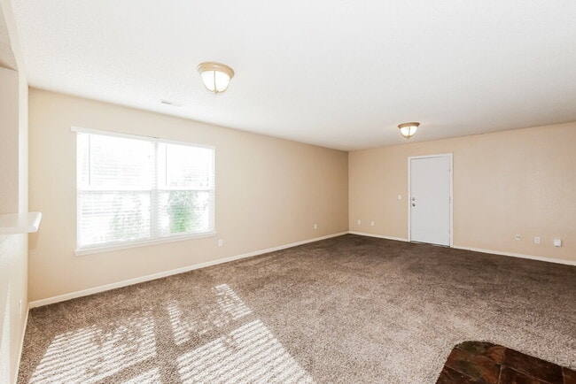 Building Photo - 720 Treyburn Lakes Way