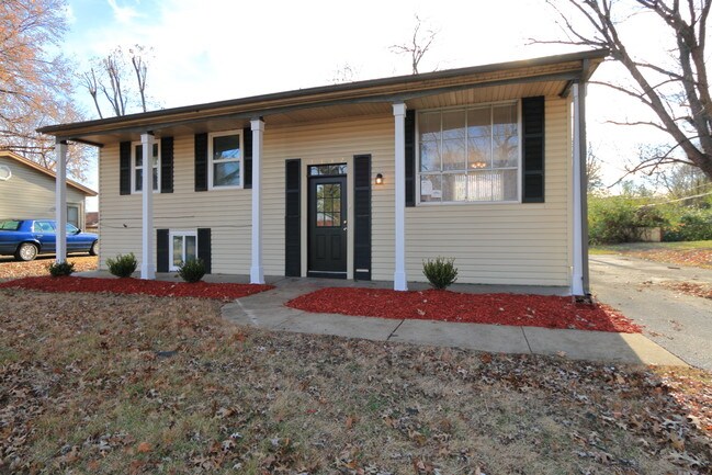 Building Photo - 1332 Columbus Dr