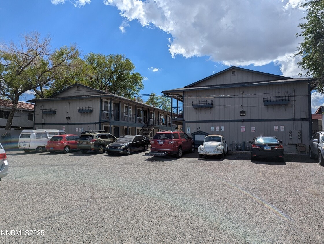 Primary Photo - 1494 Lewis St