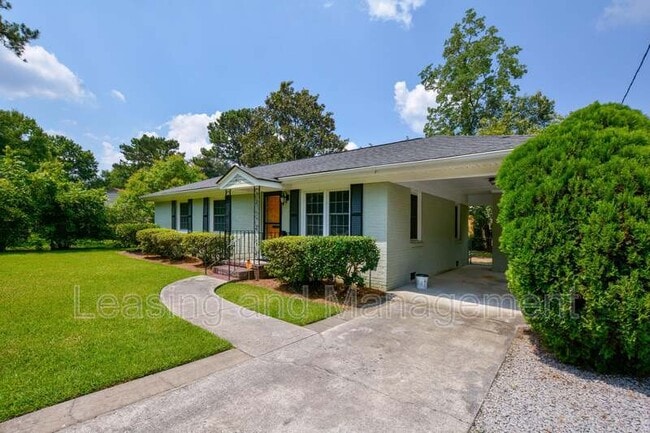 Building Photo - 743 Magnolia Rd