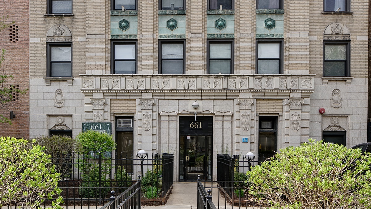The Annabelle Apartments 661 W Sheridan Ave Chicago, IL