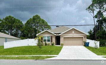 Building Photo - 1570 San Filippo Dr SE