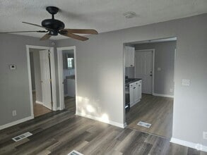Building Photo - 4791 SW 82nd Ave
