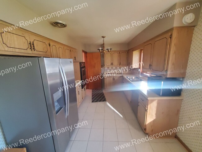 Foto del edificio - Huge 3 bedroom 1.5 bath house