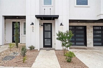 Building Photo - 12001 Vista Parke Dr