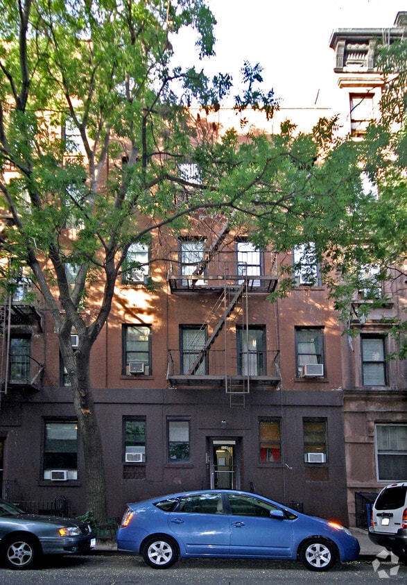 Primary Photo - 326 E 85th St