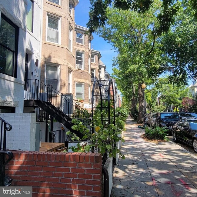 Building Photo - 45 Quincy Pl NW