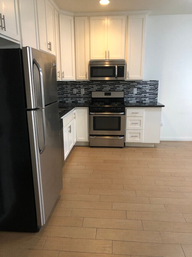 Building Photo - 6937 Knowlton Pl