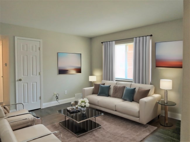 Building Photo - University Villa Apartments