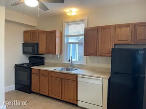 Foto del edificio - 1 br, 1 bath Triplex - 133 S Church St