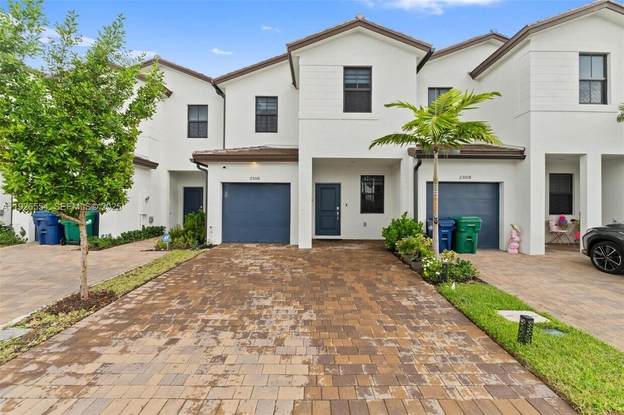 Primary Photo - 23016 SW 129th Ct