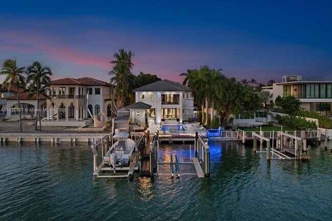 Building Photo - 176 S Hibiscus Dr