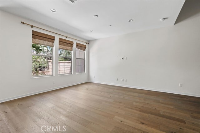 Building Photo - 216 Finch