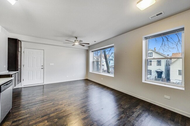 Building Photo - 2851 N Drake Ave