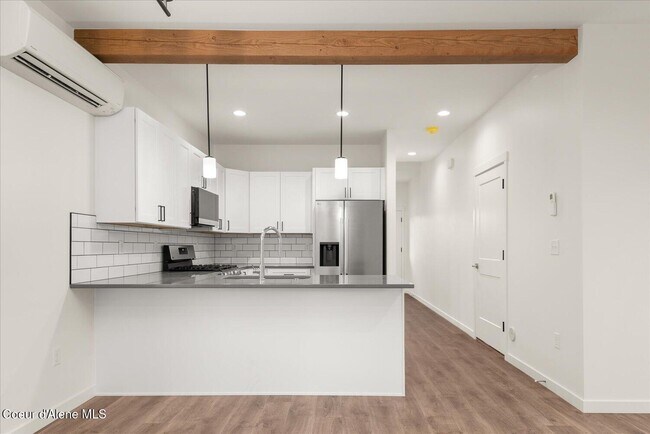 Foto del edificio - 2246 Chaffee St