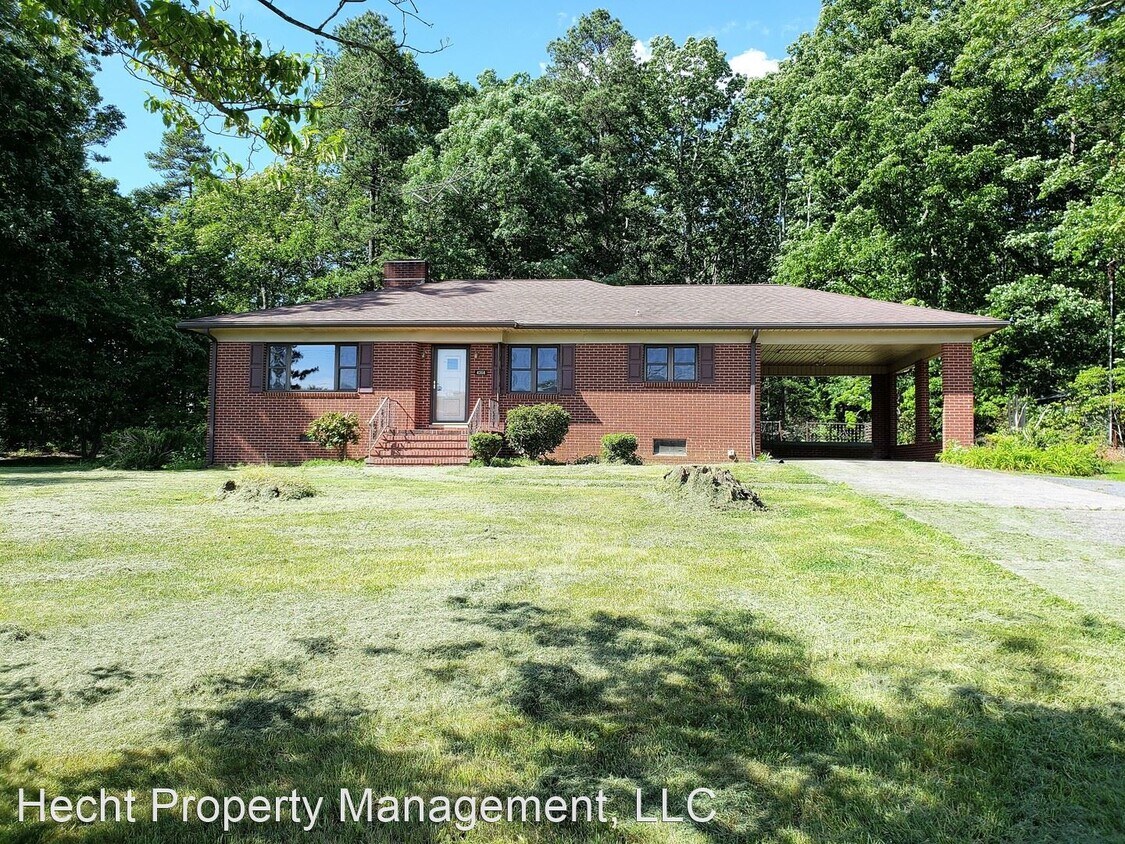 Primary Photo - 3 br, 1 bath House - 4368 Little Mountain Rd