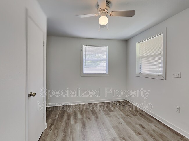 Foto del edificio - 833 Short Ave
