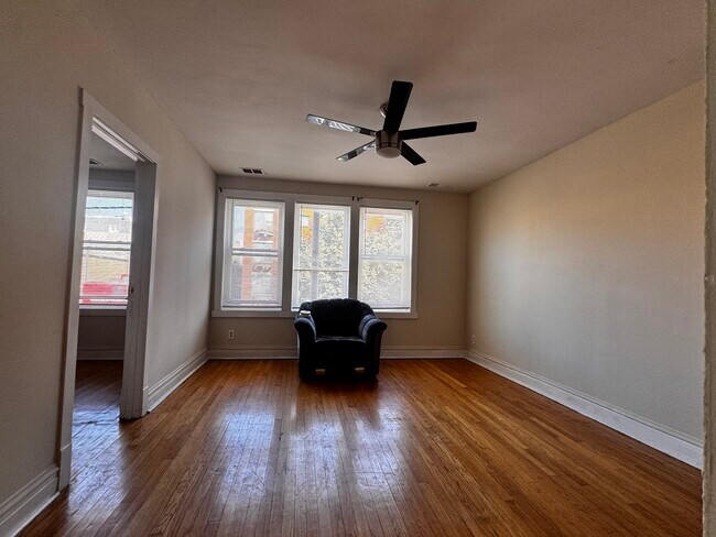 Foto del edificio - 2540 N Halsted St