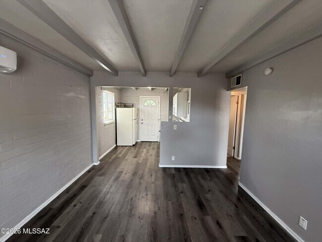 Foto del edificio - 827 N Columbus Blvd