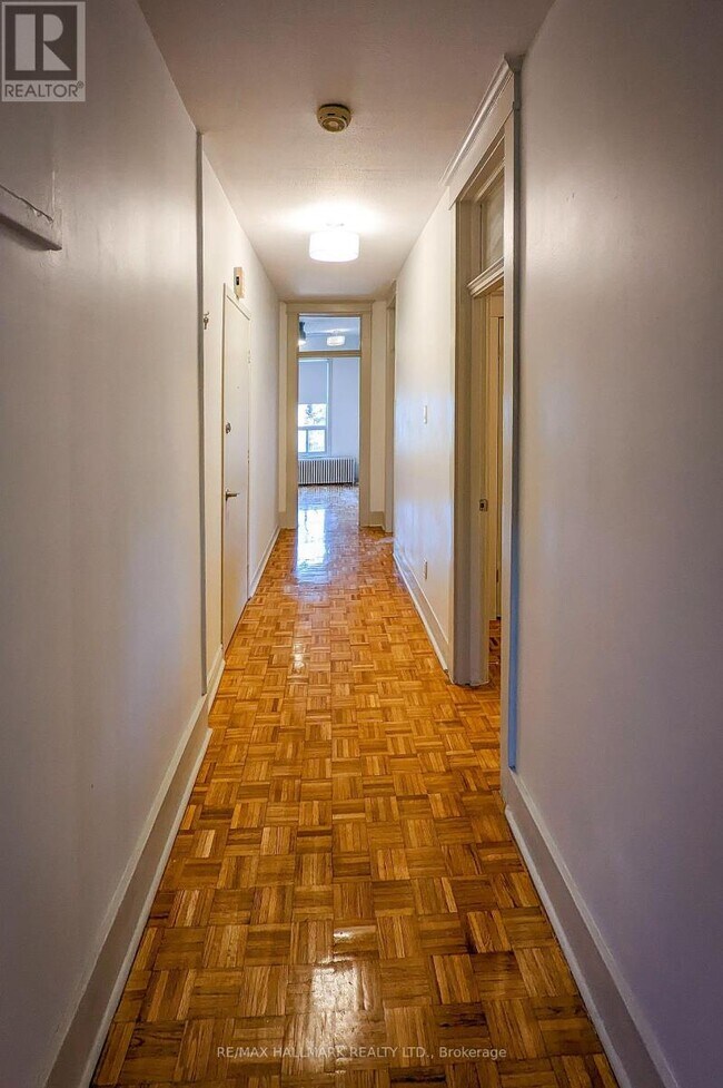 Photo du bâtiment - 371 St Clarens Ave