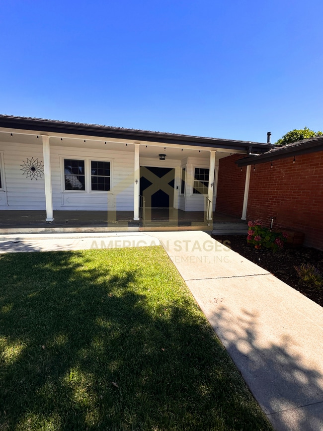 Building Photo - 135 Oakmont Ave