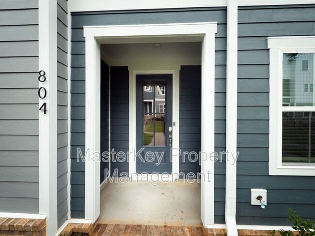 Building Photo - 804 Hillfarm Dr