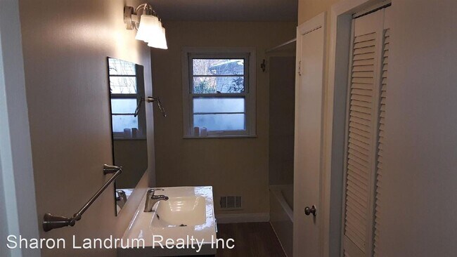 Building Photo - 3 br, 1 bath House - 3431 Heatherfield Drive