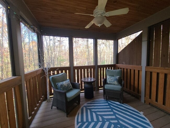 Building Photo - 99 Cortland Cir