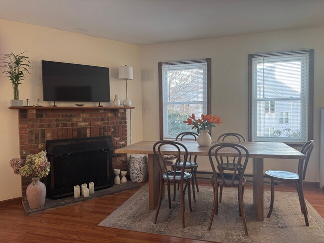 Foto del edificio - 83 Valley Dr