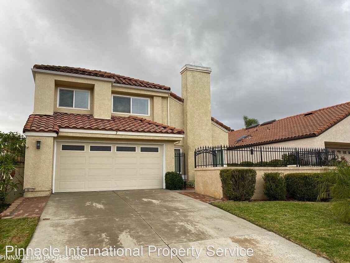 Primary Photo - 3 br, 2.5 bath House - 7 Silverwood Lane