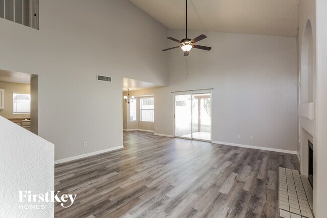 Foto del edificio - 2914 E Muirwood Dr