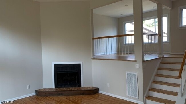 Building Photo - 4 Hemlock Ln