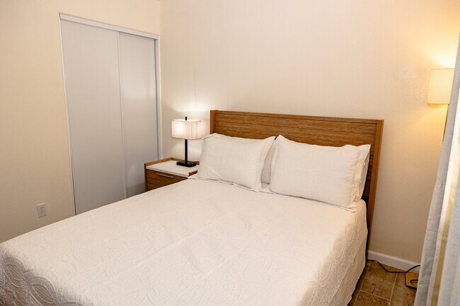Foto del edificio - 5404 Lonesome Biker Ln