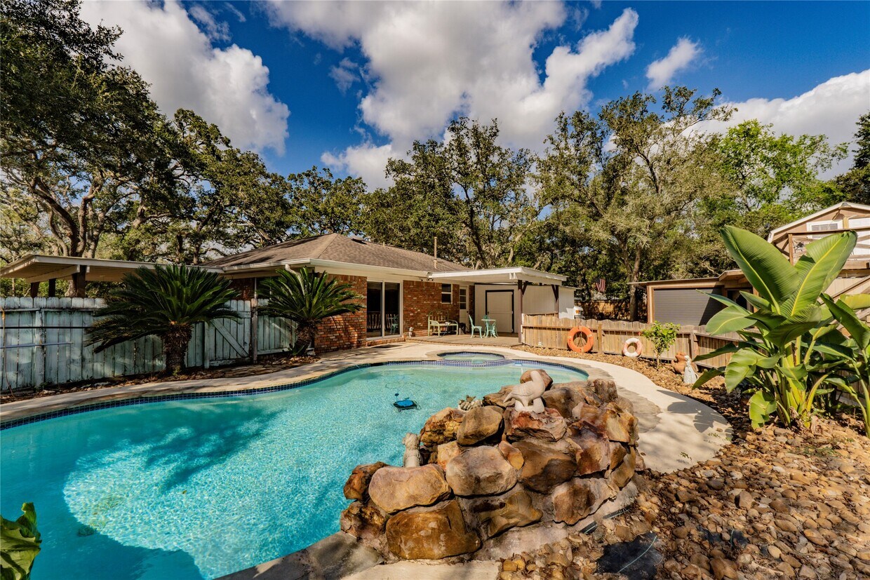 Foto principal - 4417 Cherry St