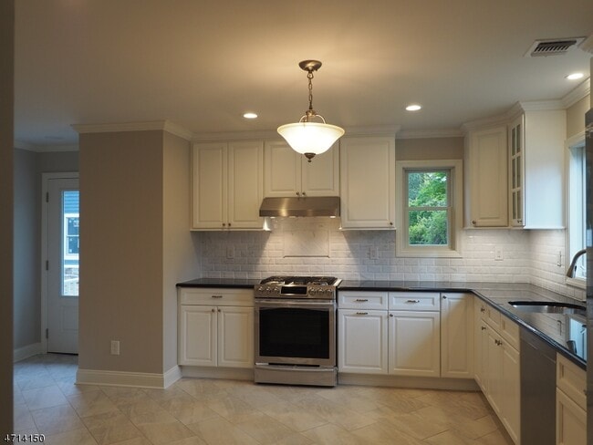 Foto del edificio - 4 Alma Ave