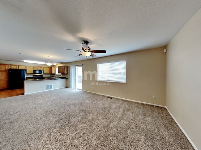 Foto del edificio - 8733 Langford Dr