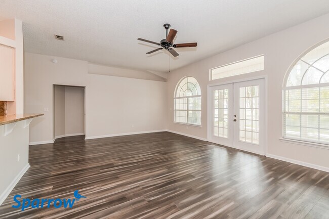 Foto del edificio - 441 Crescent Pond Dr