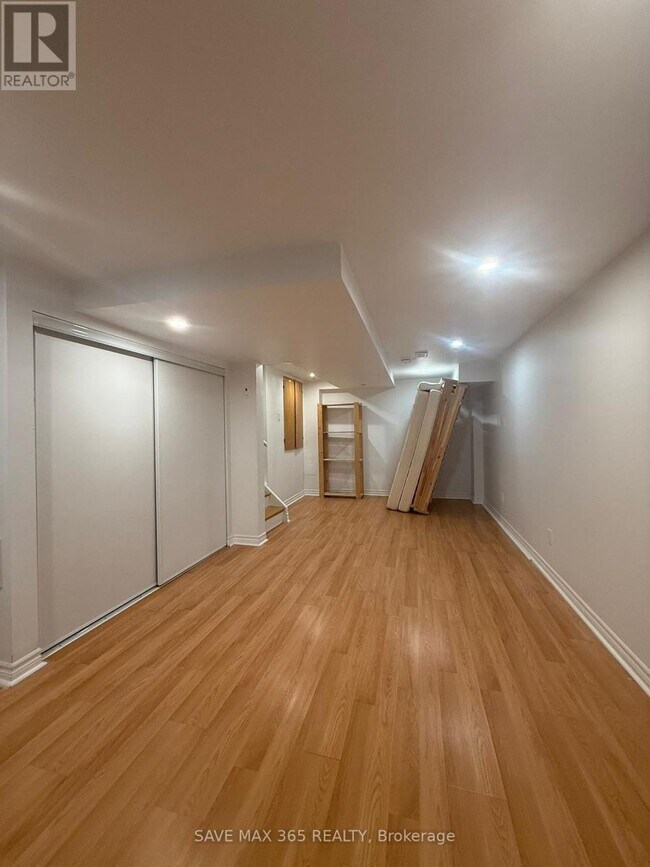 Photo du bâtiment - 1647 Beard Dr